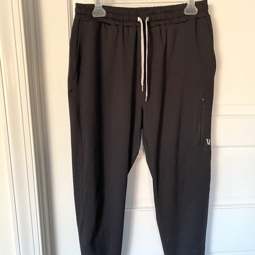 Vuori Sunday Performance Joggers in size M Medium